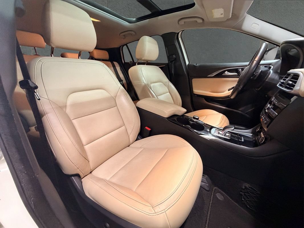 Used 2018 INFINITI QX30 Premium w/ Navigation Package AWD/4WD image 26
