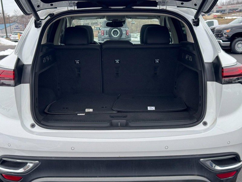 Used 2022 Buick Envision Essence w/ Safety Package image 4