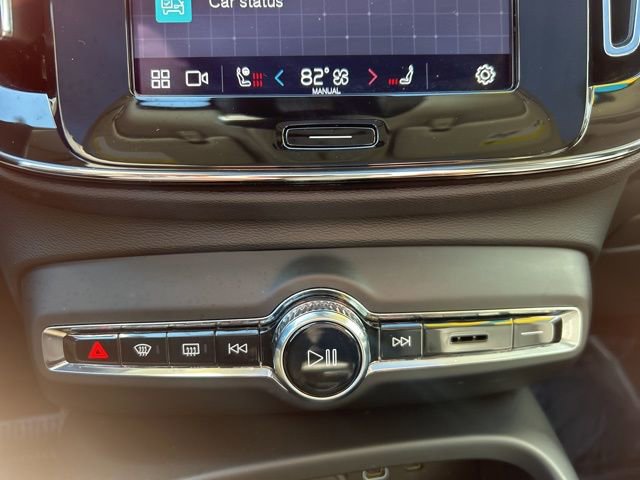 Certified 2025 Volvo XC40 B5 Core image 23