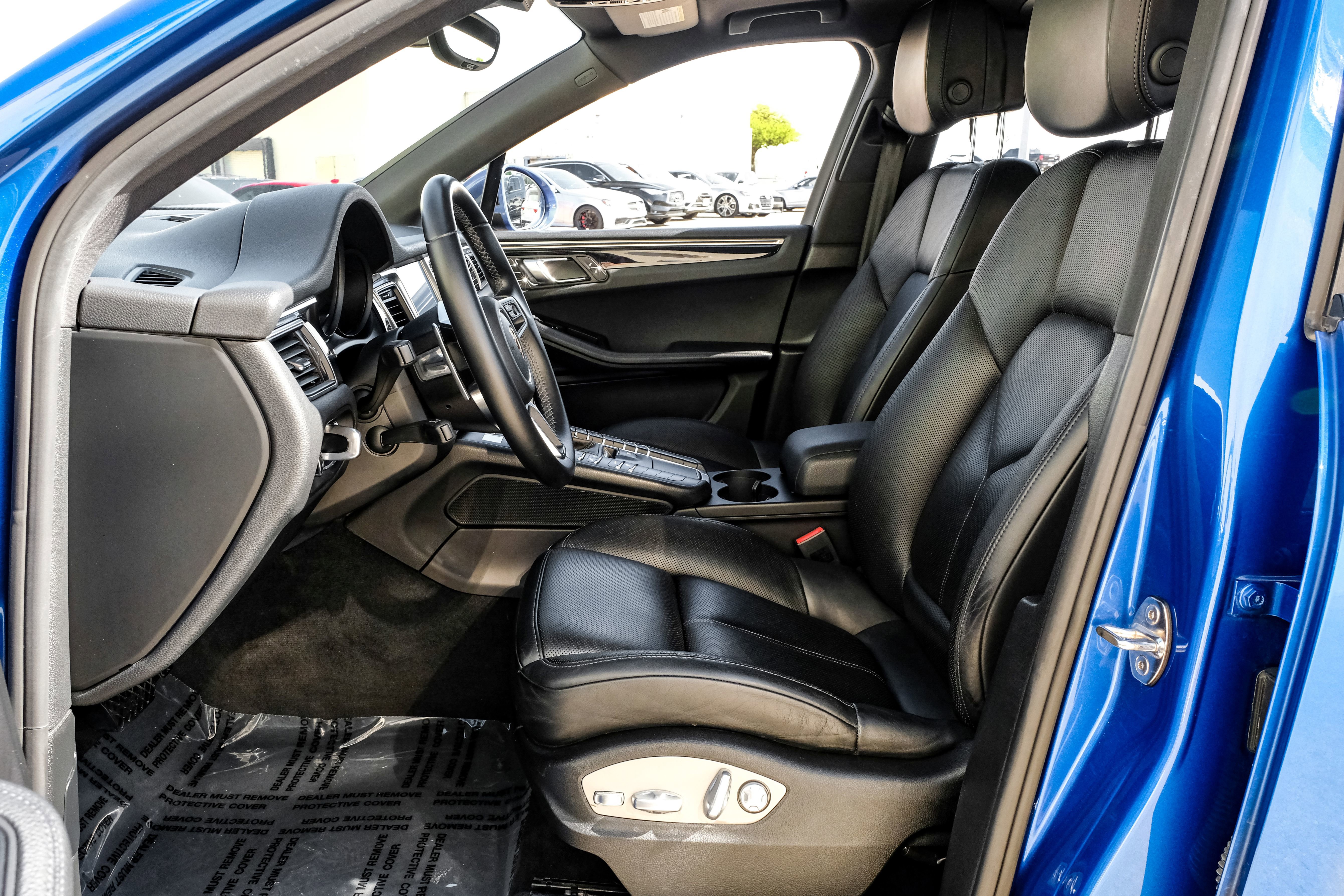 Used 2017 Porsche Macan S image 3
