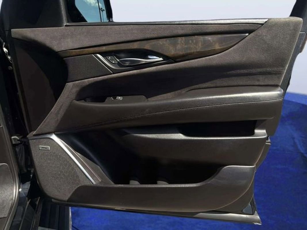 Used 2018 Cadillac Escalade ESV Platinum image 23