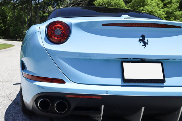 Used 2015 Ferrari California T RWD image 85