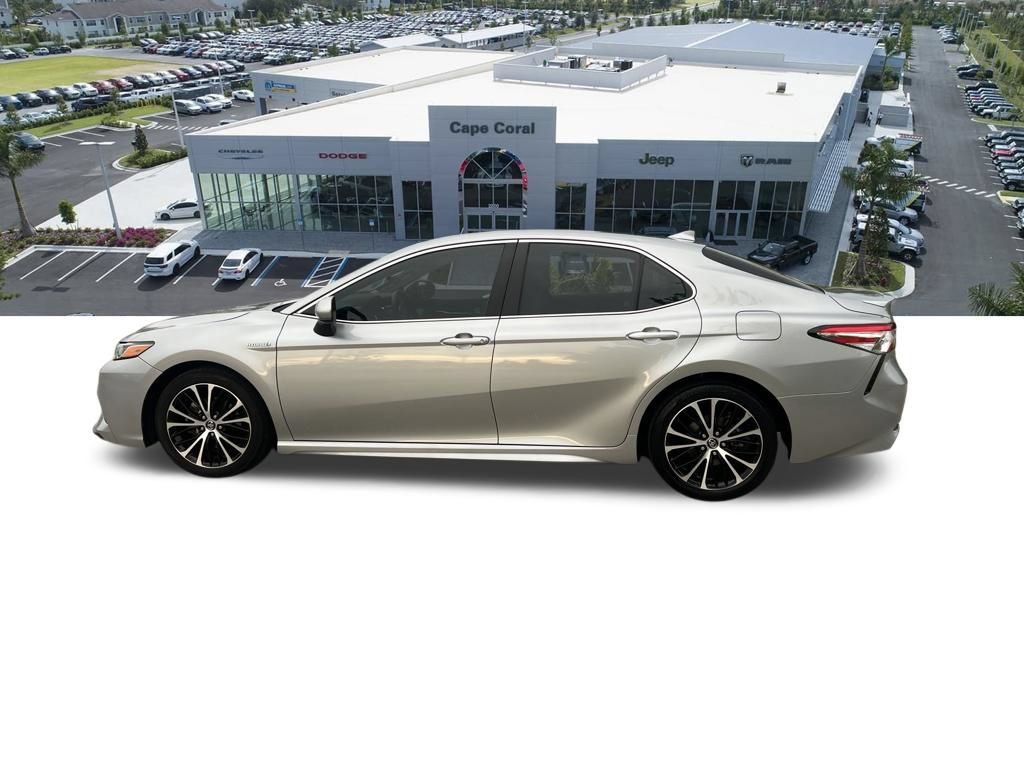 Used 2020 Toyota Camry SE FWD image 9