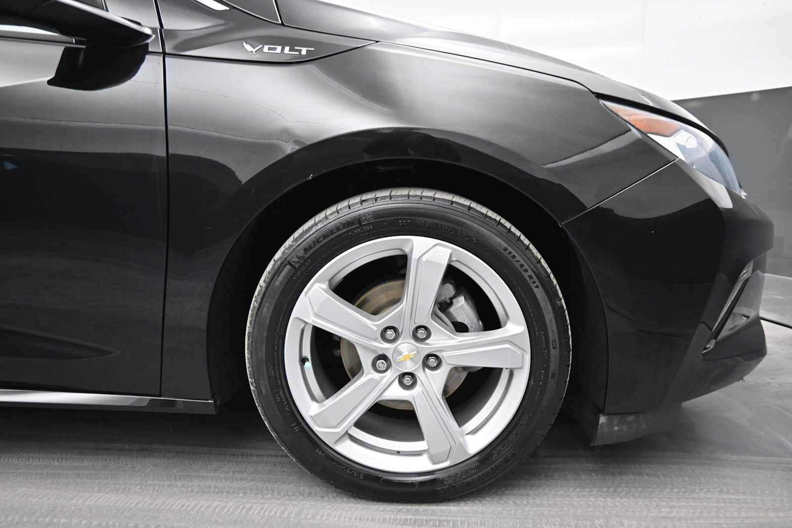 Used 2018 Chevrolet Volt LT w/ Comfort Package FWD image 10
