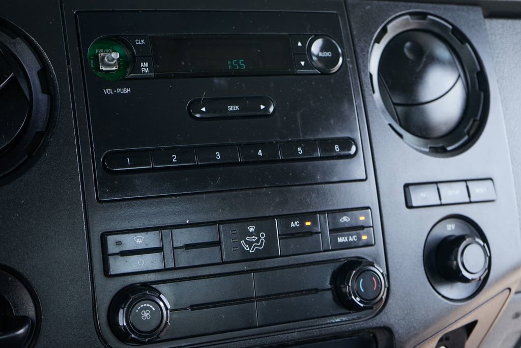 Used 2013 Ford F750 2WD Regular Cab Super Duty image 35
