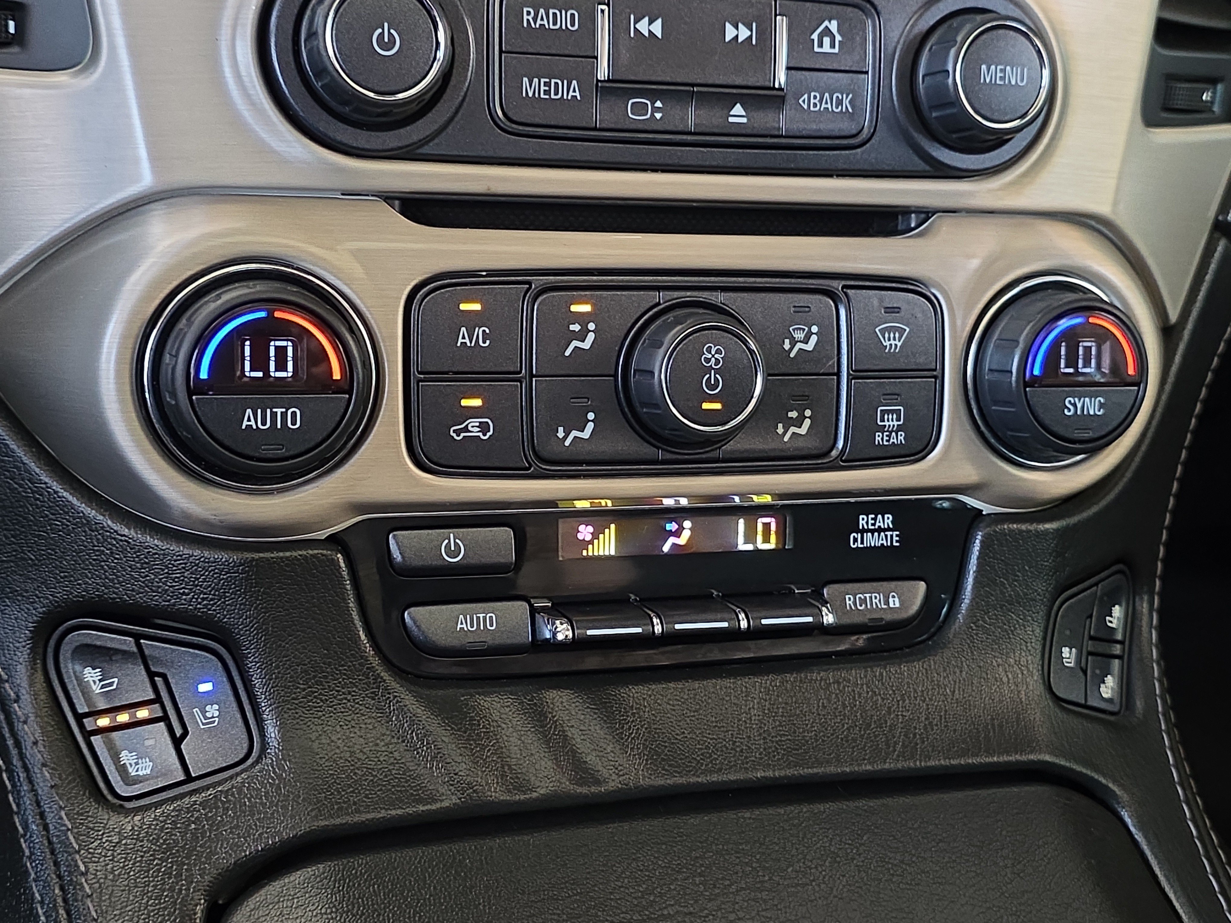 Used 2018 GMC Yukon Denali w/ Open Road Package AWD/4WD image 22
