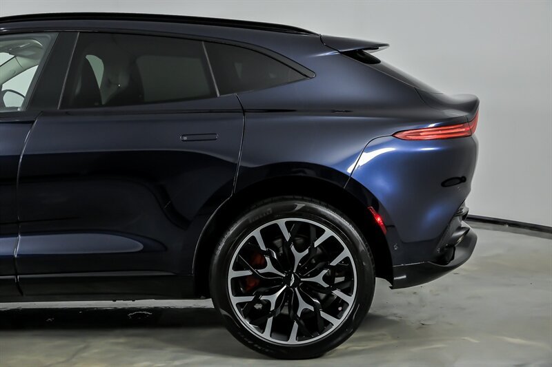 Used 2022 Aston Martin DBX AWD/4WD image 8