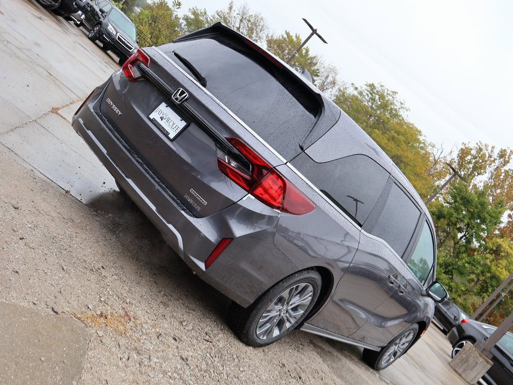 New 2026 Honda Odyssey Touring image 7