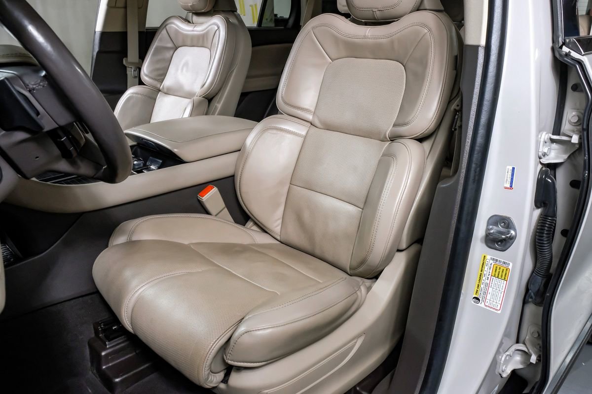 Used 2022 Lincoln Aviator Reserve w/ Equipment Group 201A image 33