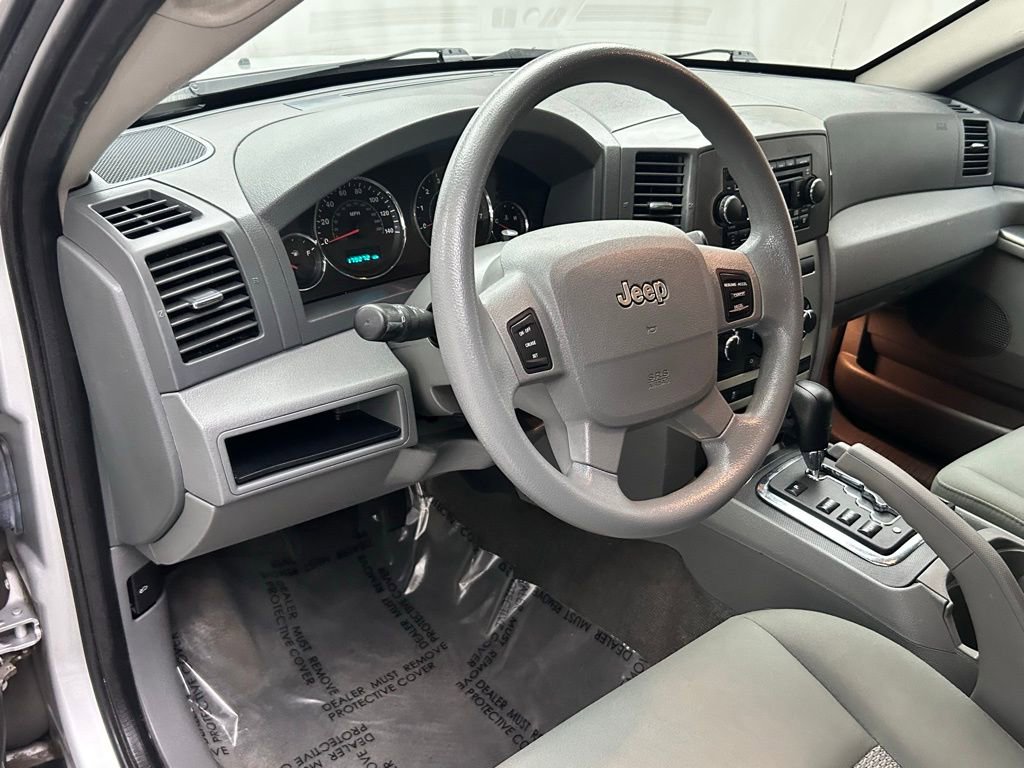 Used 2007 Jeep Grand Cherokee Laredo AWD/4WD image 11
