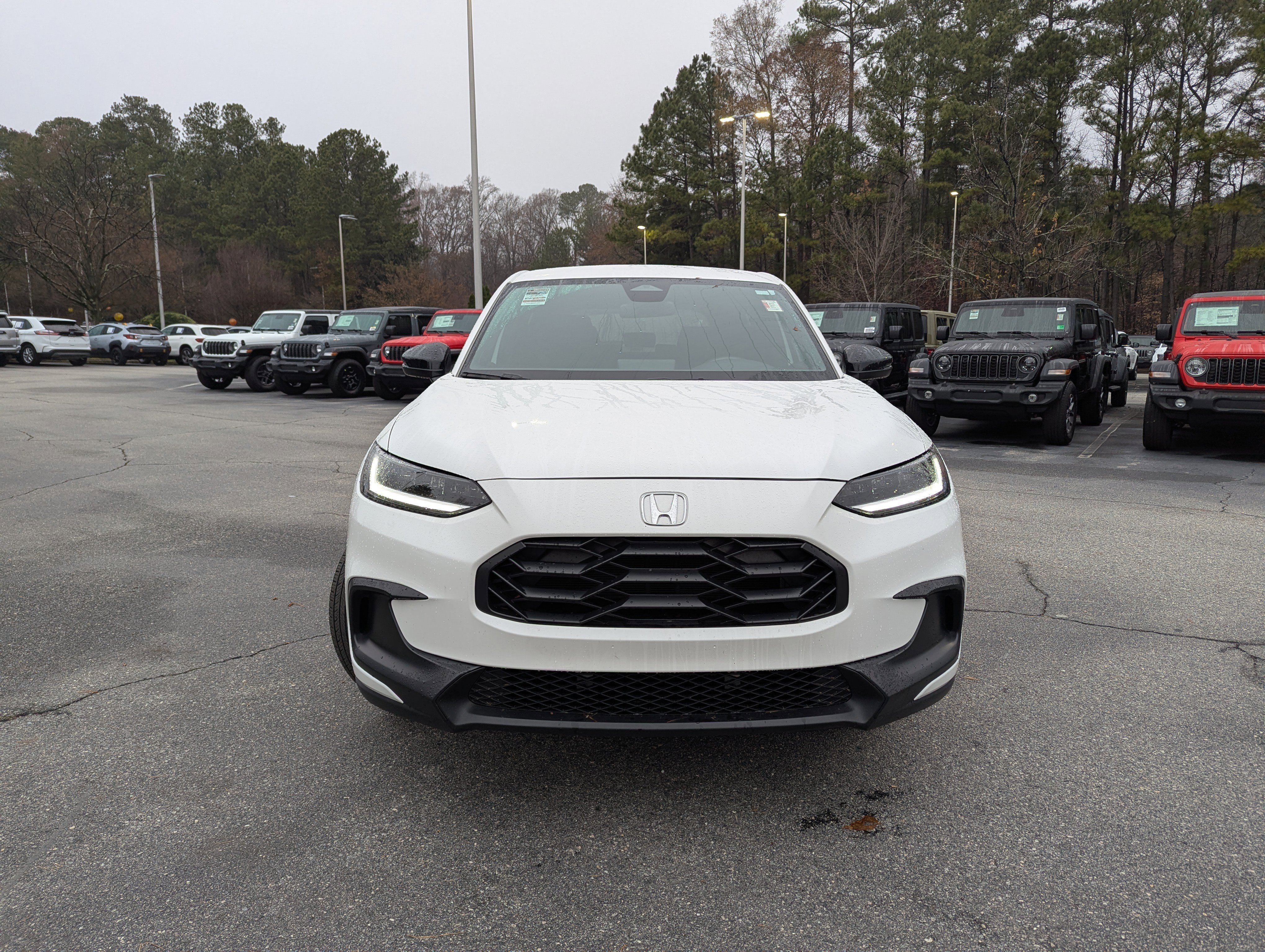 Used 2023 Honda HR-V Sport image 2