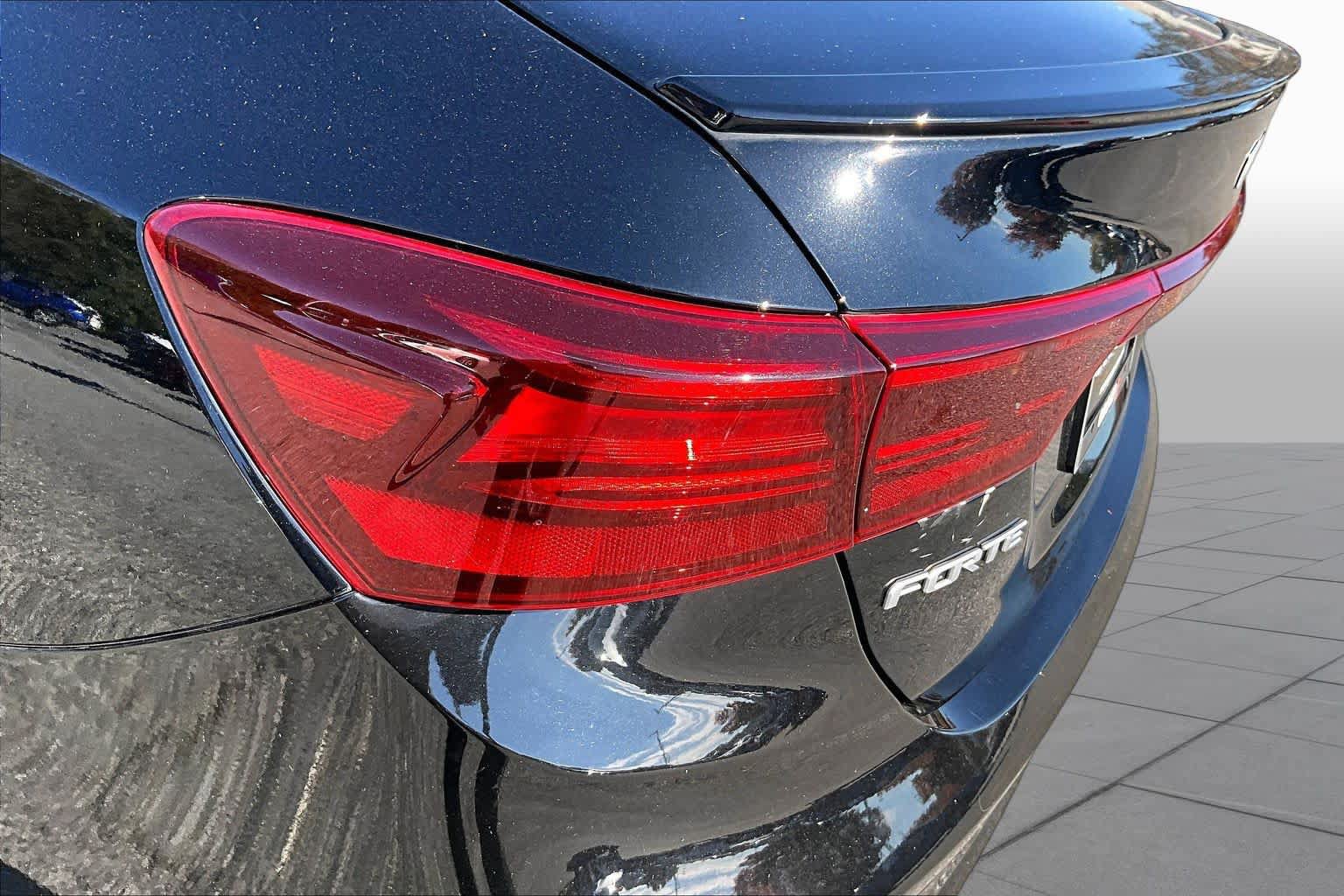 Used 2024 Kia Forte GT FWD image 27