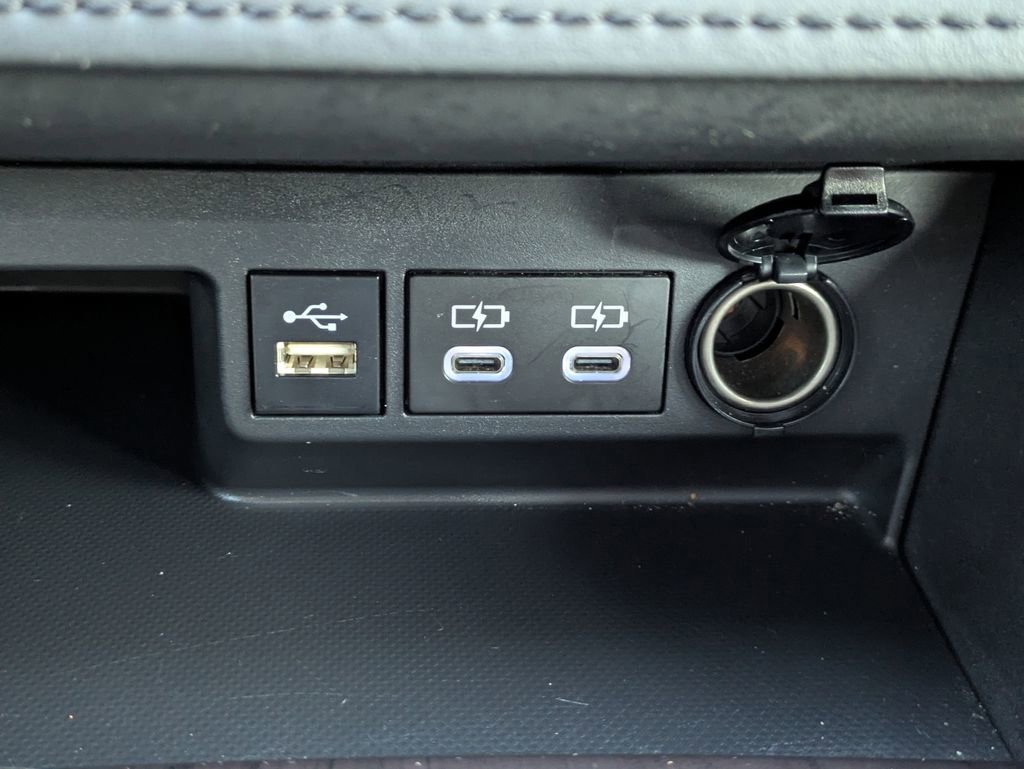 Certified 2025 Toyota Highlander Limited image 25