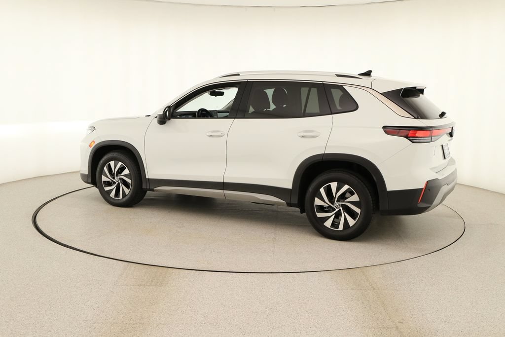 Used 2025 Volkswagen Tiguan S FWD image 3