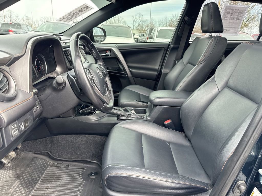 Used 2017 Toyota RAV4 SE w/ Advanced Technology Package image 21