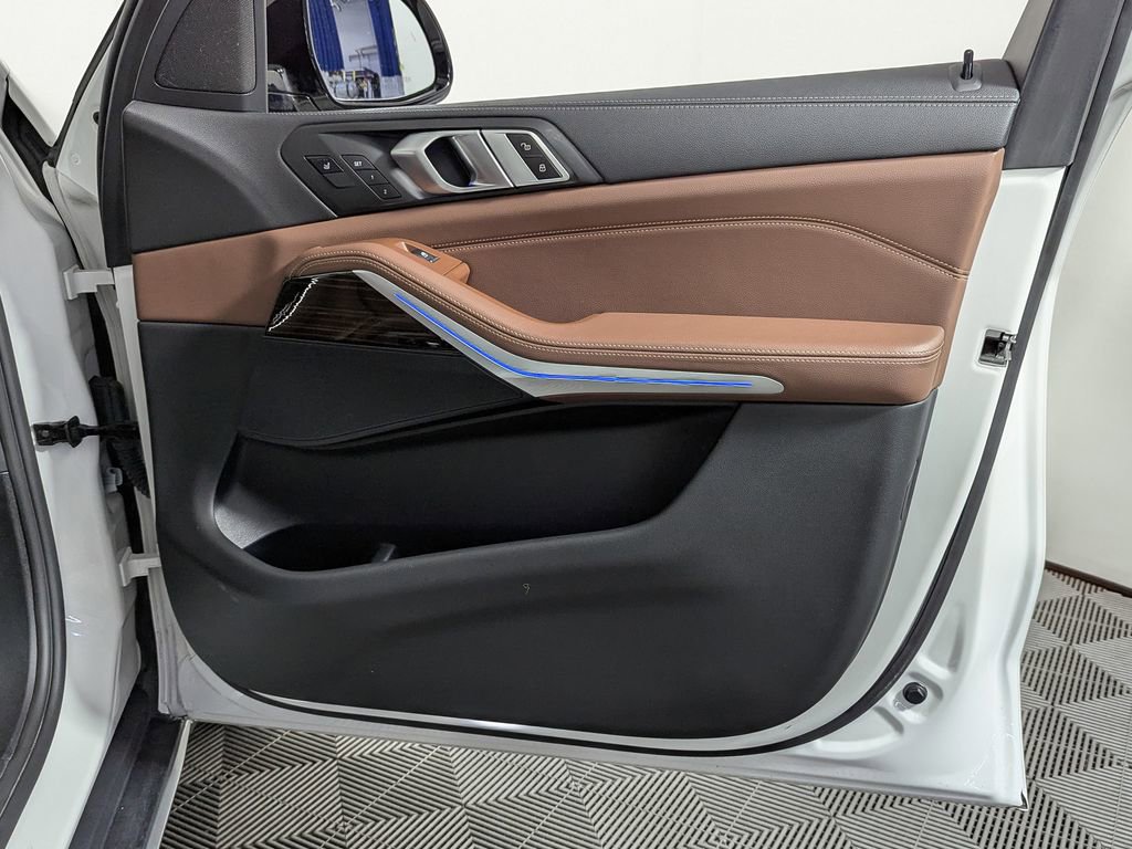 Used 2021 BMW X5 xDrive40i w/ Premium Package 2 image 38