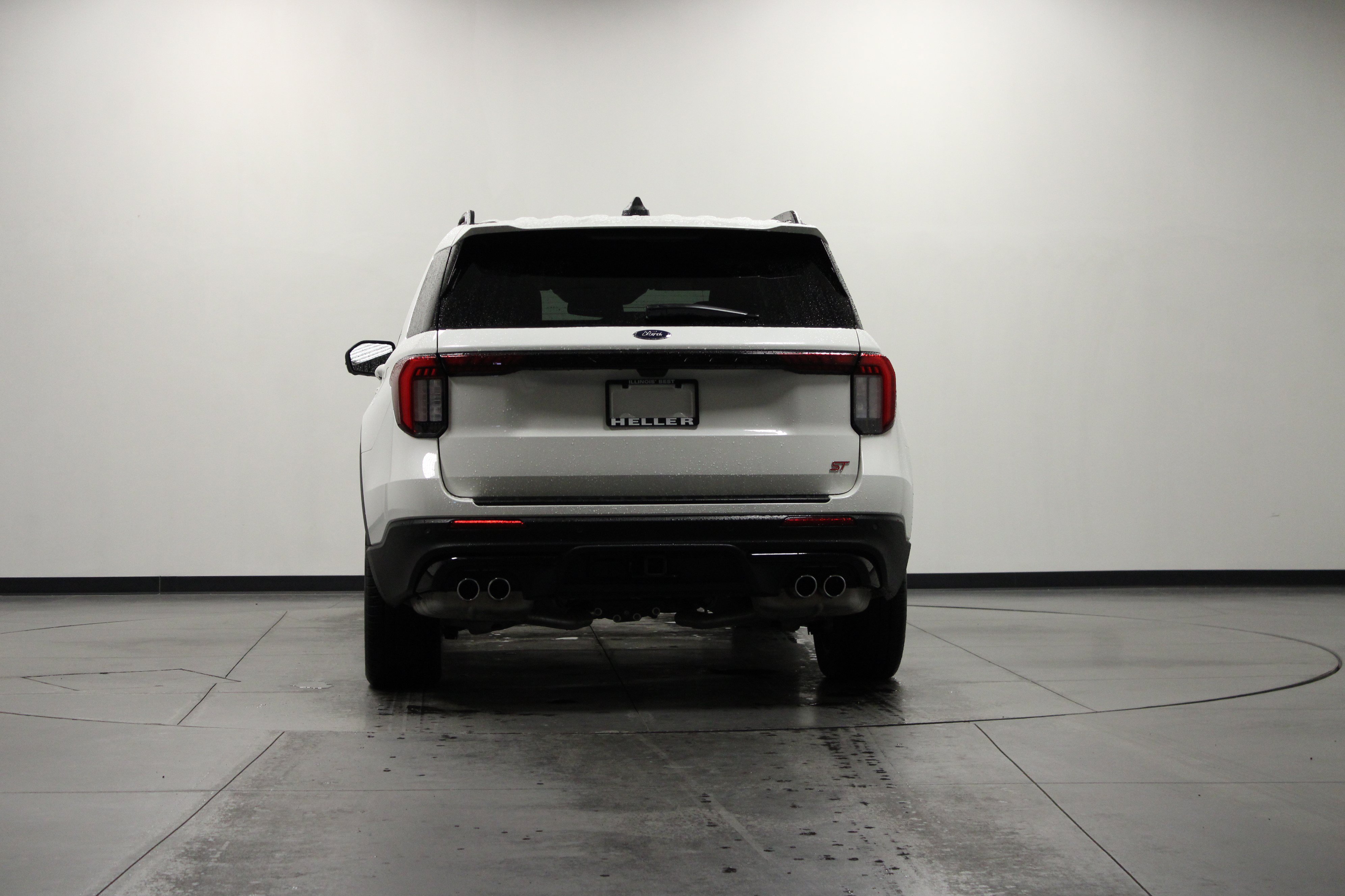 Used 2025 Ford Explorer ST AWD/4WD image 5