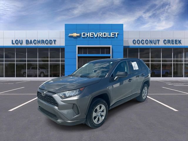 Used 2022 Toyota RAV4 LE image 4