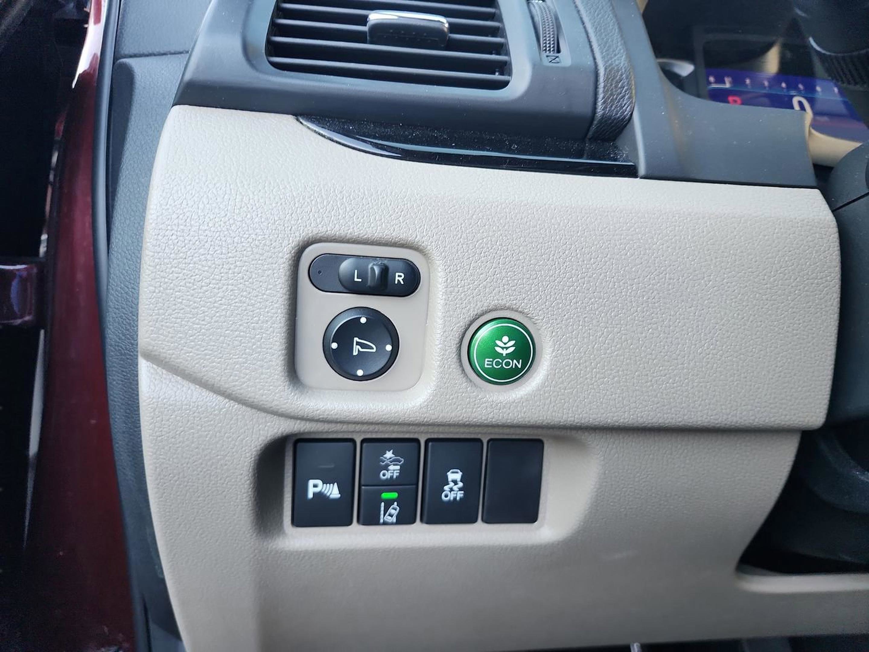 Used 2021 Honda Pilot Touring image 14