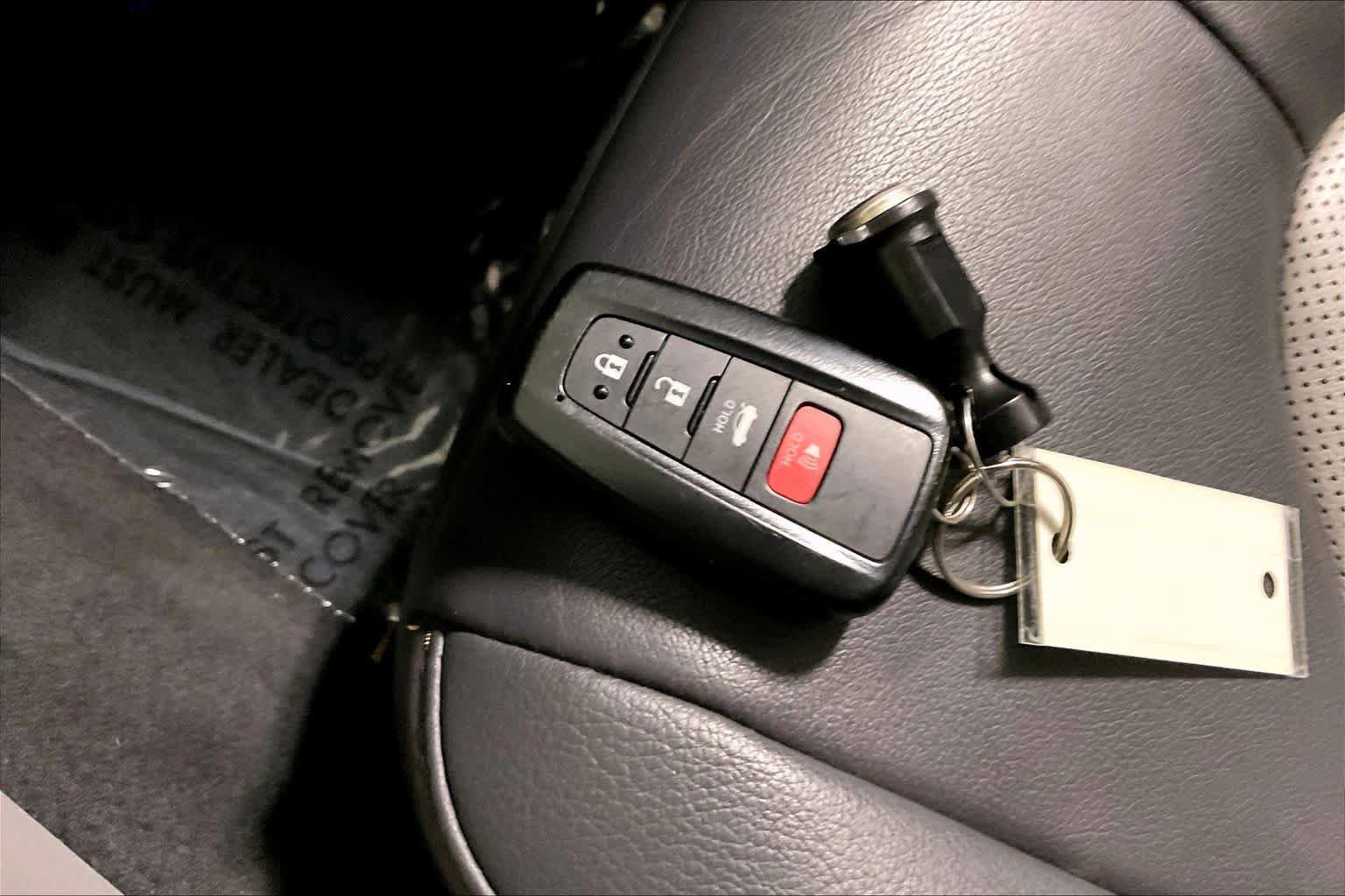 Used 2019 Toyota Camry XLE FWD image 15