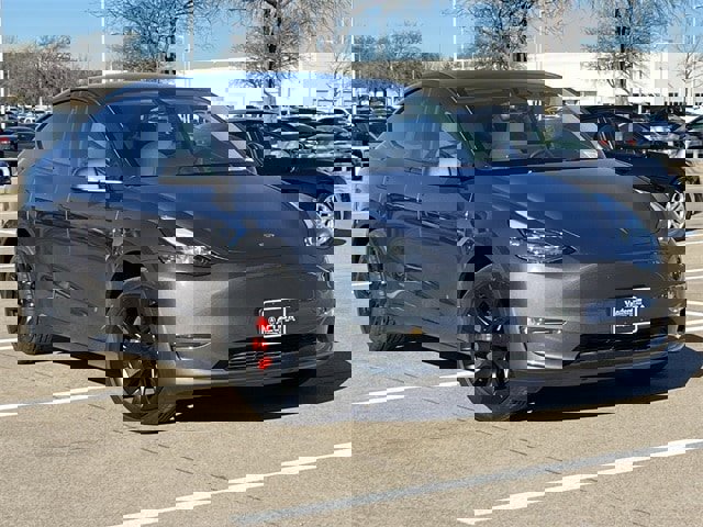 Used 2023 Tesla Model Y Long Range video 2