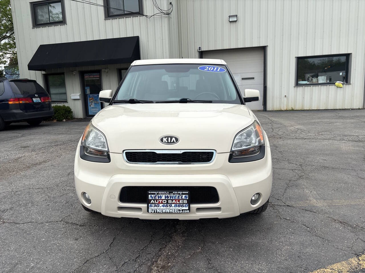 Used 2011 Kia Soul ! FWD image 7