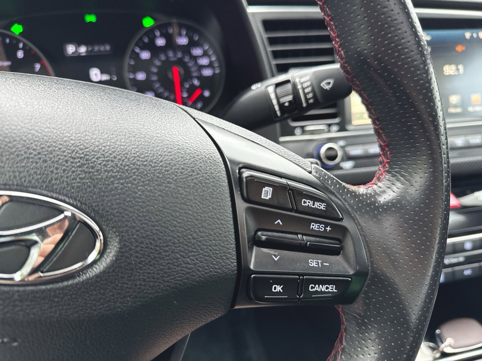 Used 2017 Hyundai Elantra Sport w/ Sport Premium Package 06 FWD image 17