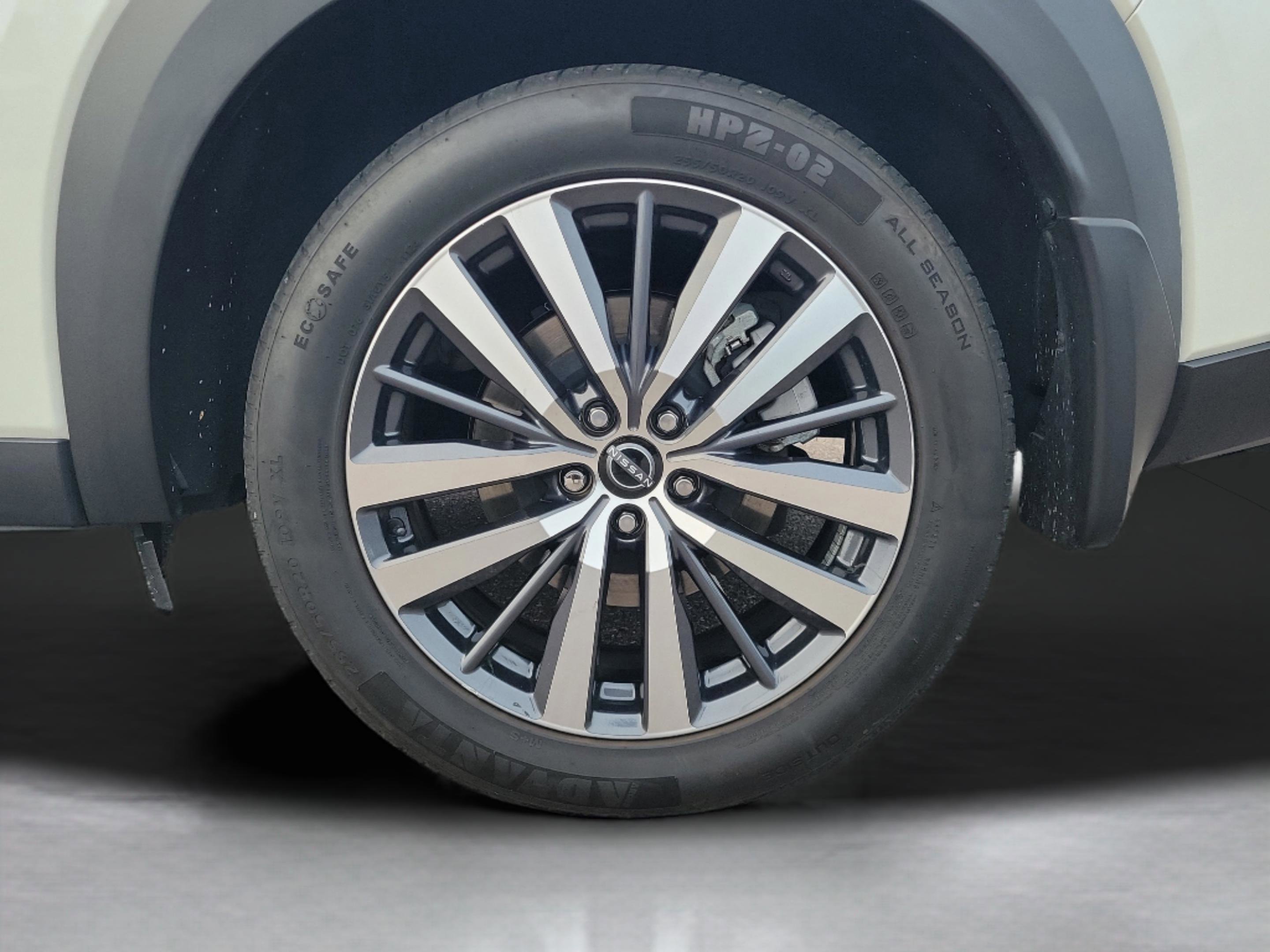 Used 2022 Nissan Pathfinder Platinum image 7