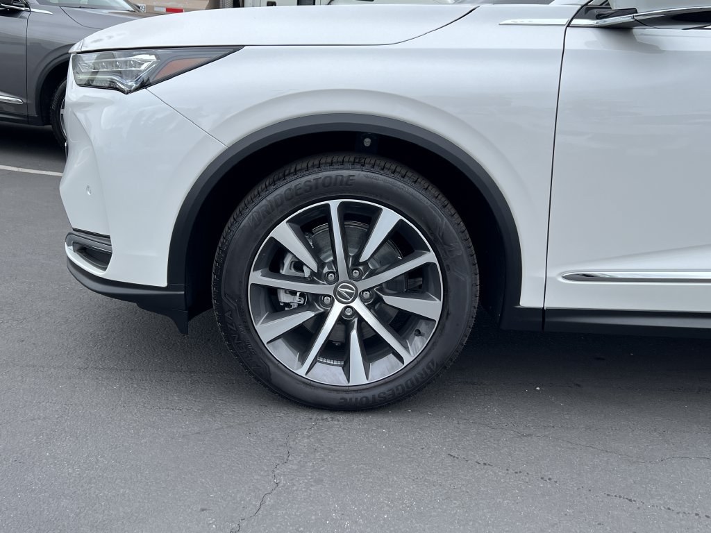 Certified 2026 Acura MDX w/ Technology Package AWD/4WD image 5