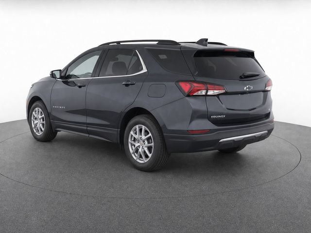 Used 2023 Chevrolet Equinox LT FWD image 2