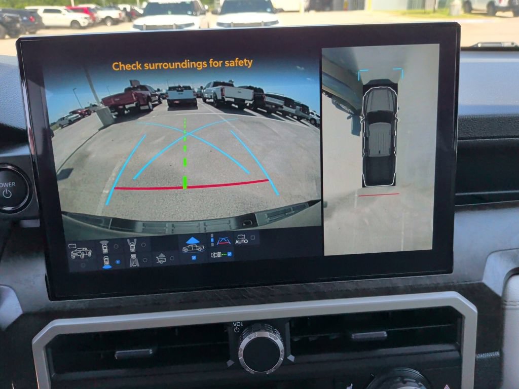 Used 2025 Toyota Tacoma Limited AWD/4WD image 27