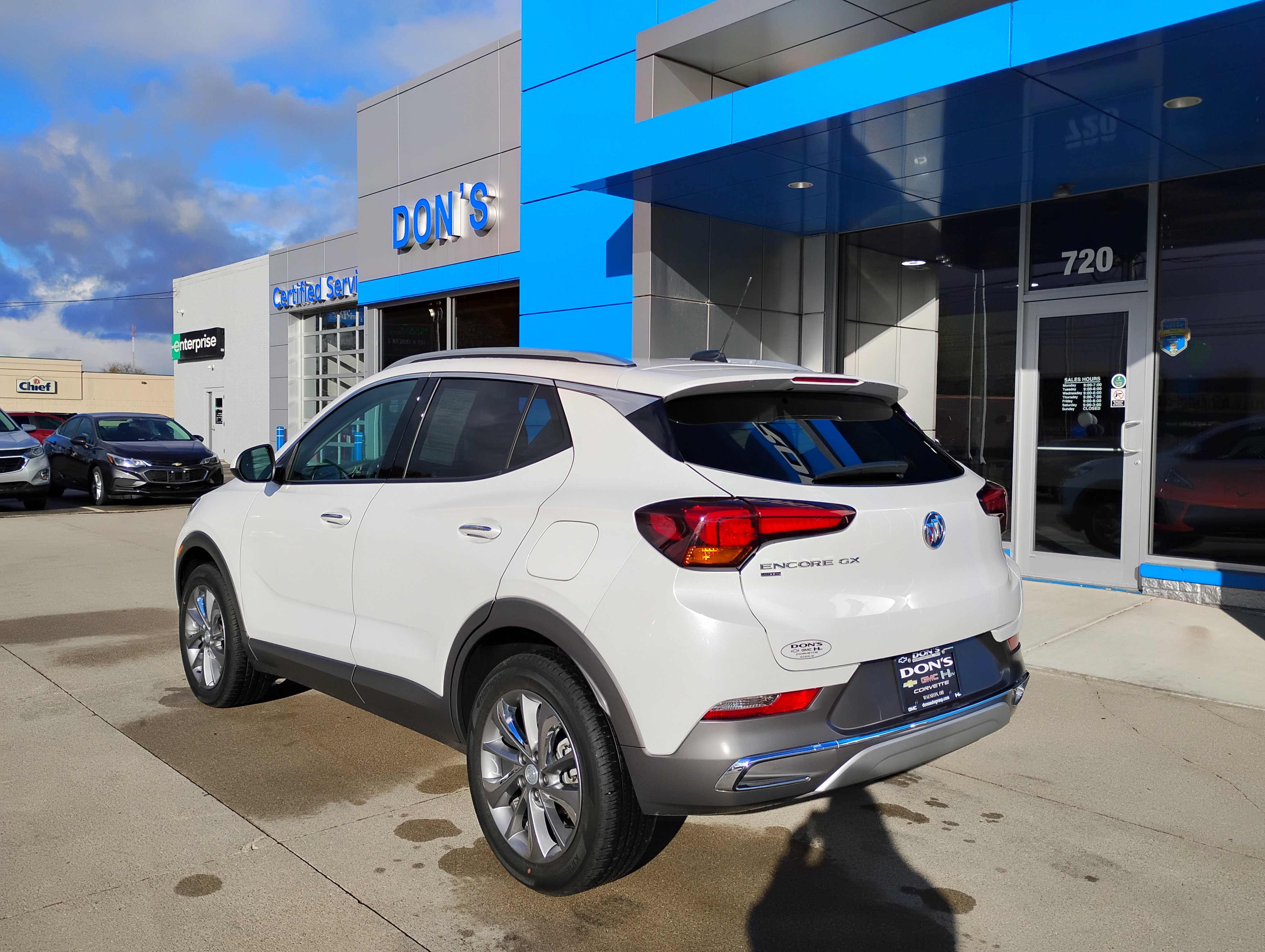 Used 2022 Buick Encore GX Essence w/ Experience Buick Package image 28