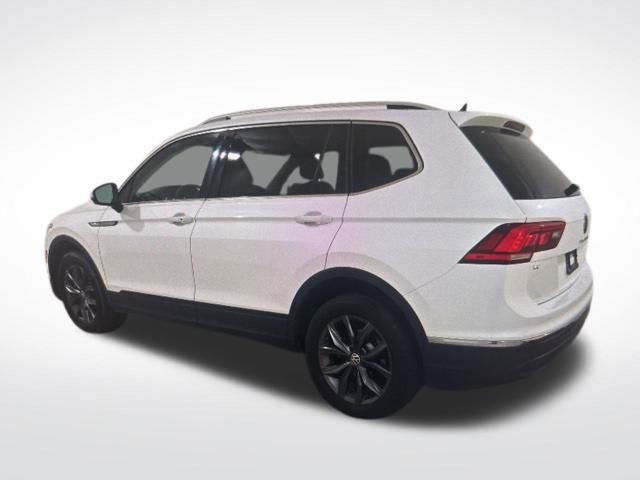 Used 2023 Volkswagen Tiguan SE image 3