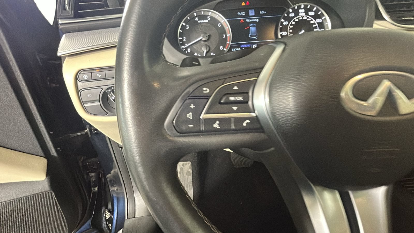 Used 2022 INFINITI QX50 Essential AWD/4WD image 16