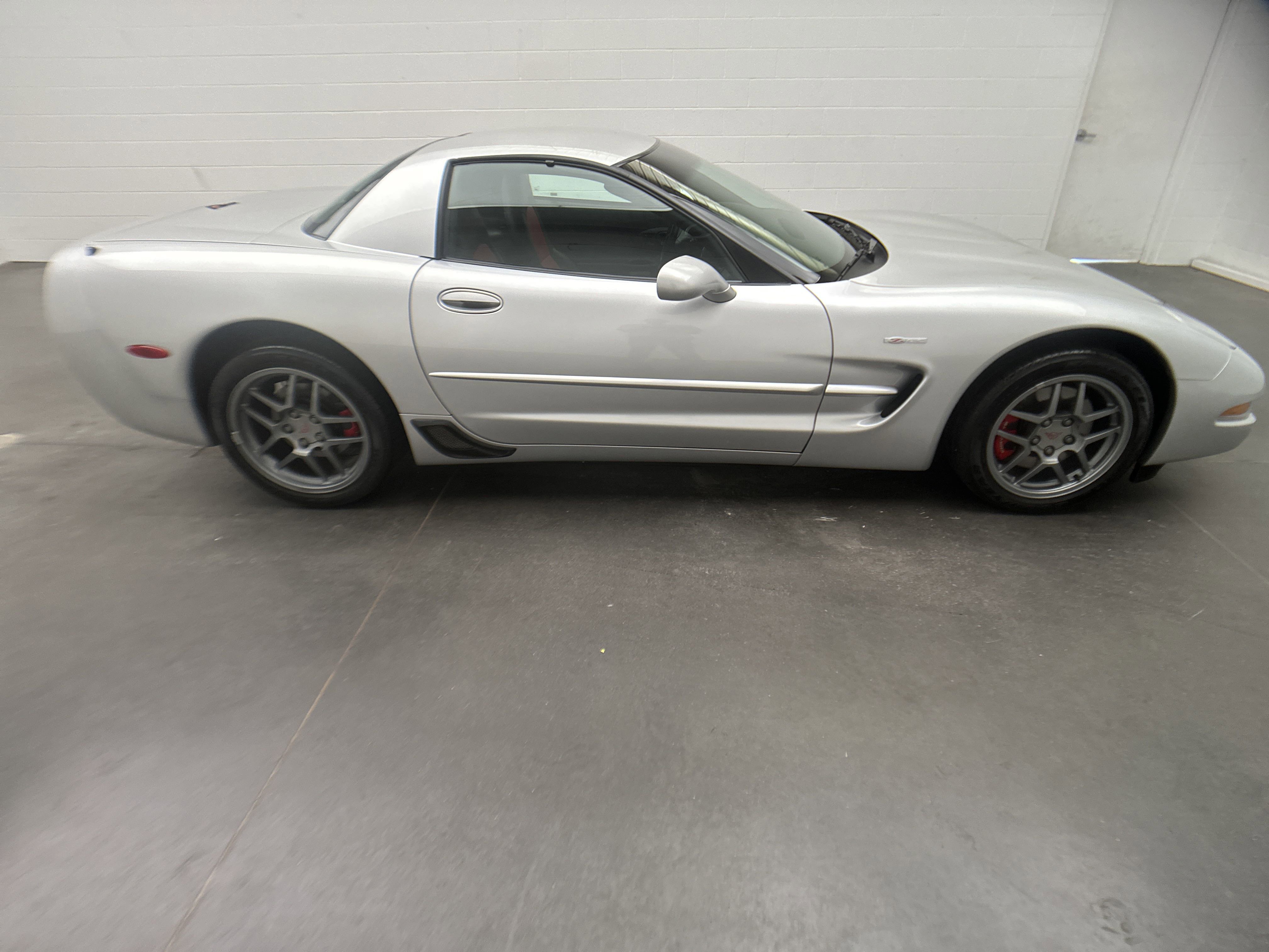 Used 2001 Chevrolet Corvette Z06 w/ Memory Pkg image 8
