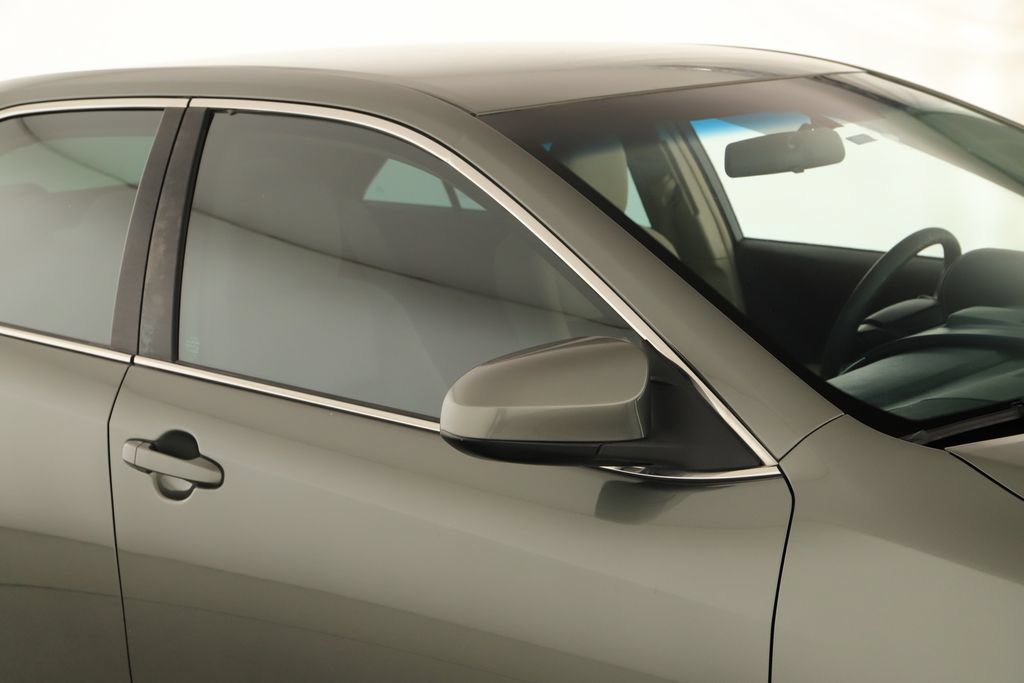 Used 2014 Toyota Camry LE FWD image 33
