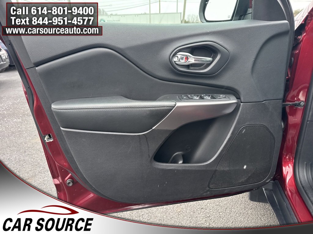 Used 2019 Jeep Cherokee Latitude Plus image 22