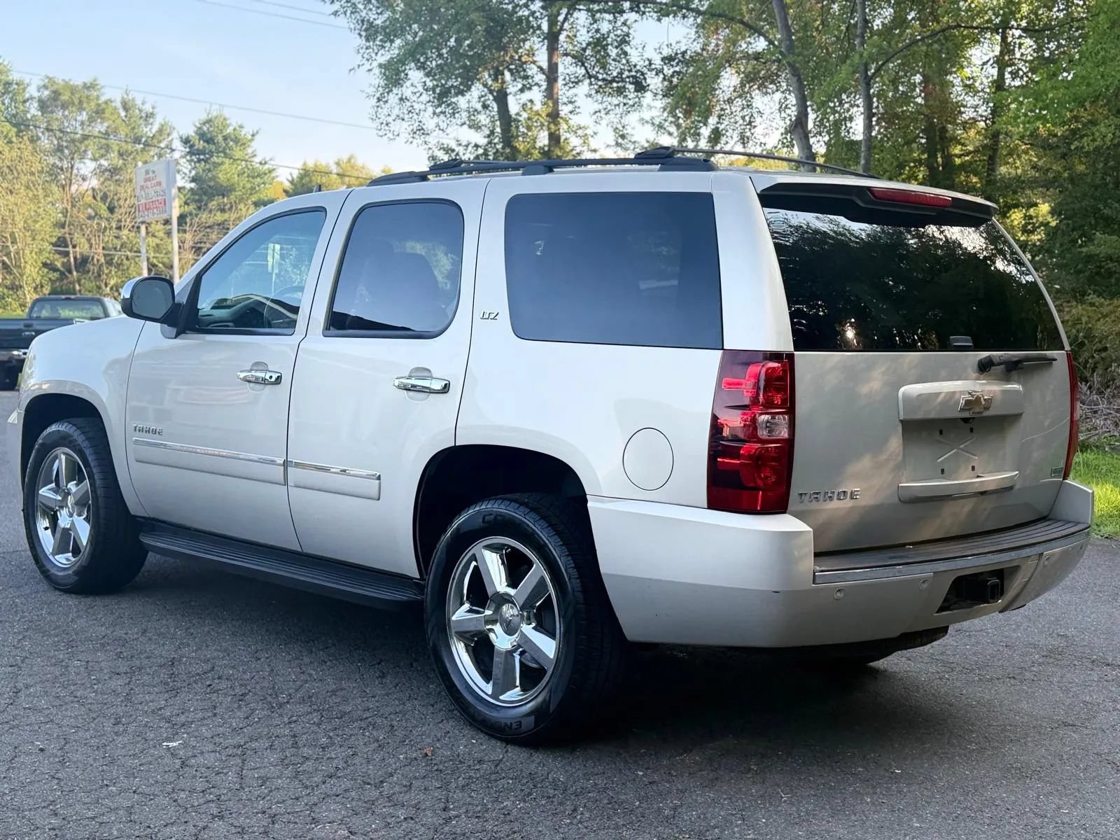 Used 2011 Chevrolet Tahoe LTZ AWD/4WD image 5