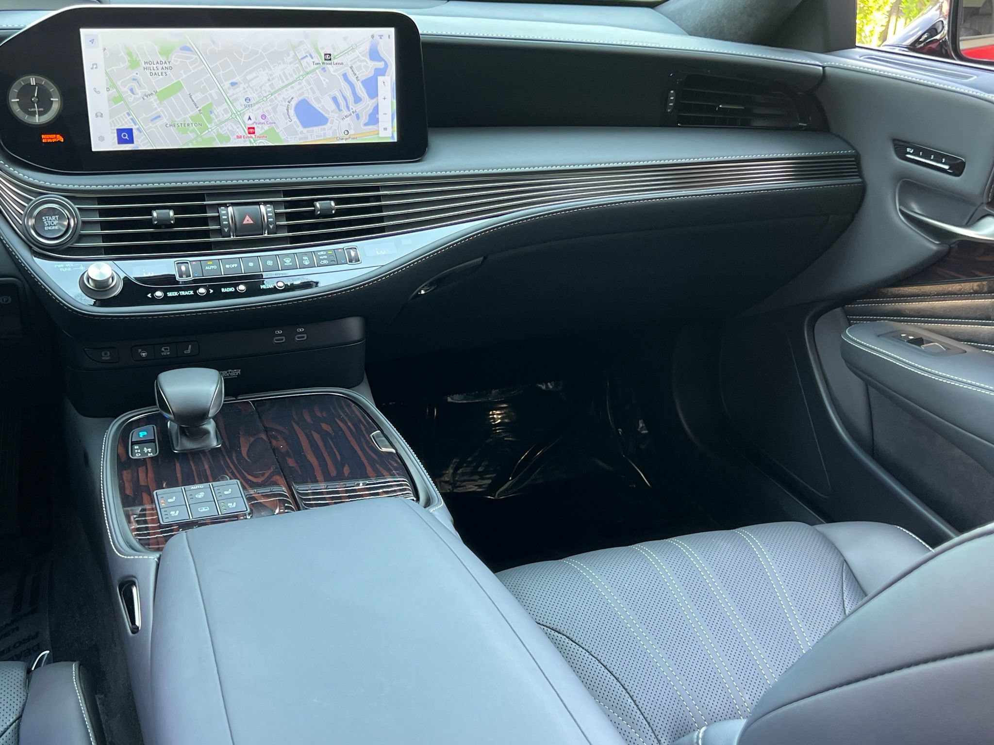 Used 2024 Lexus LS 500 AWD w/ Luxury Package image 26