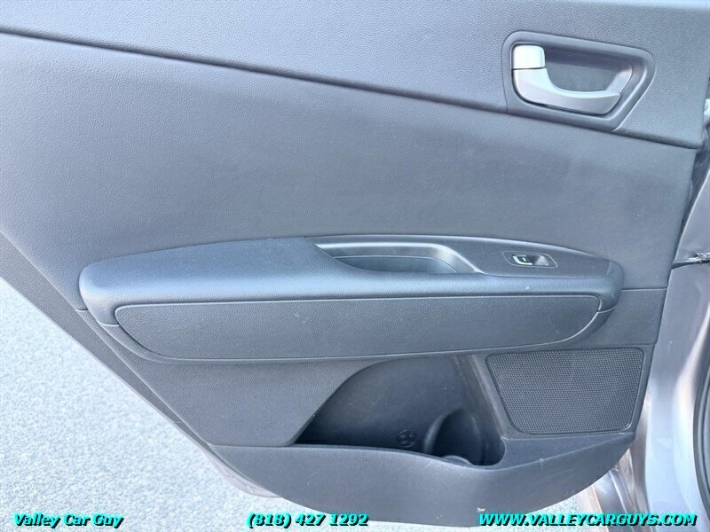 Used 2018 Kia Optima LX w/ 17" Alloy Wheels Package FWD image 26