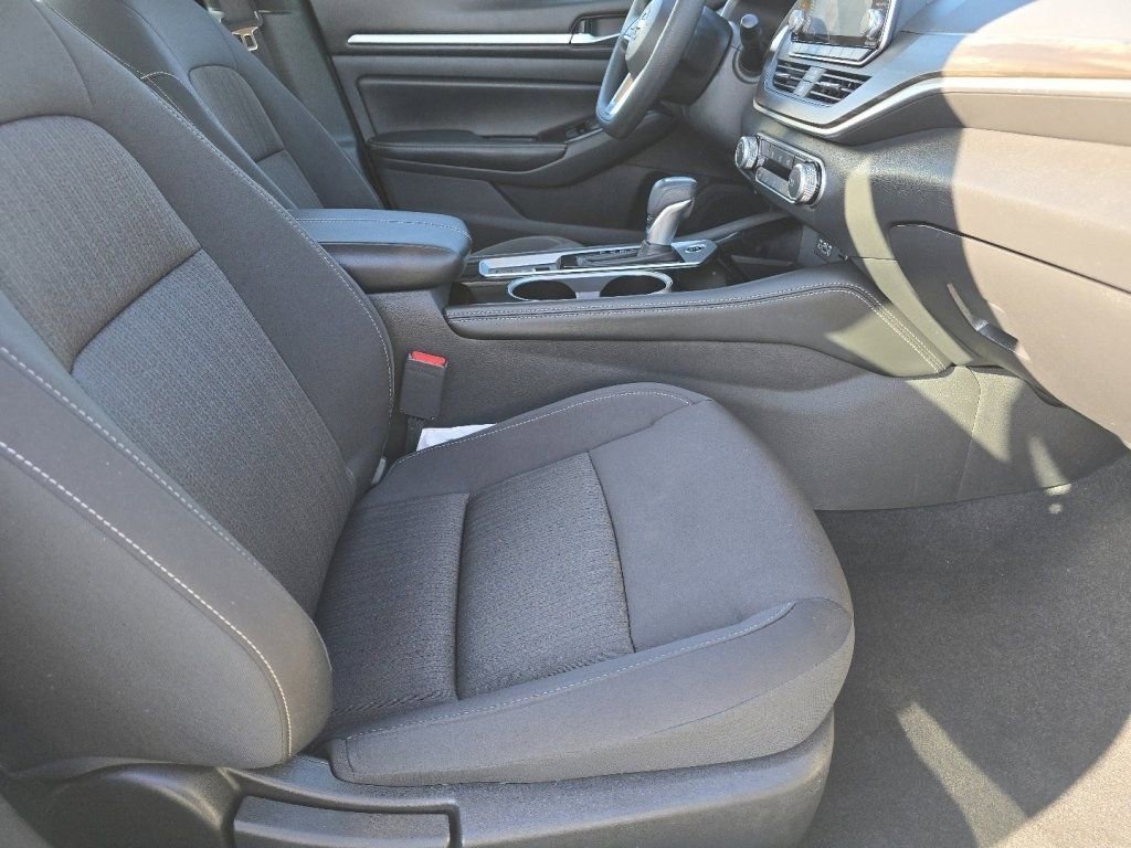Used 2023 Nissan Altima 2.5 SV AWD/4WD image 23