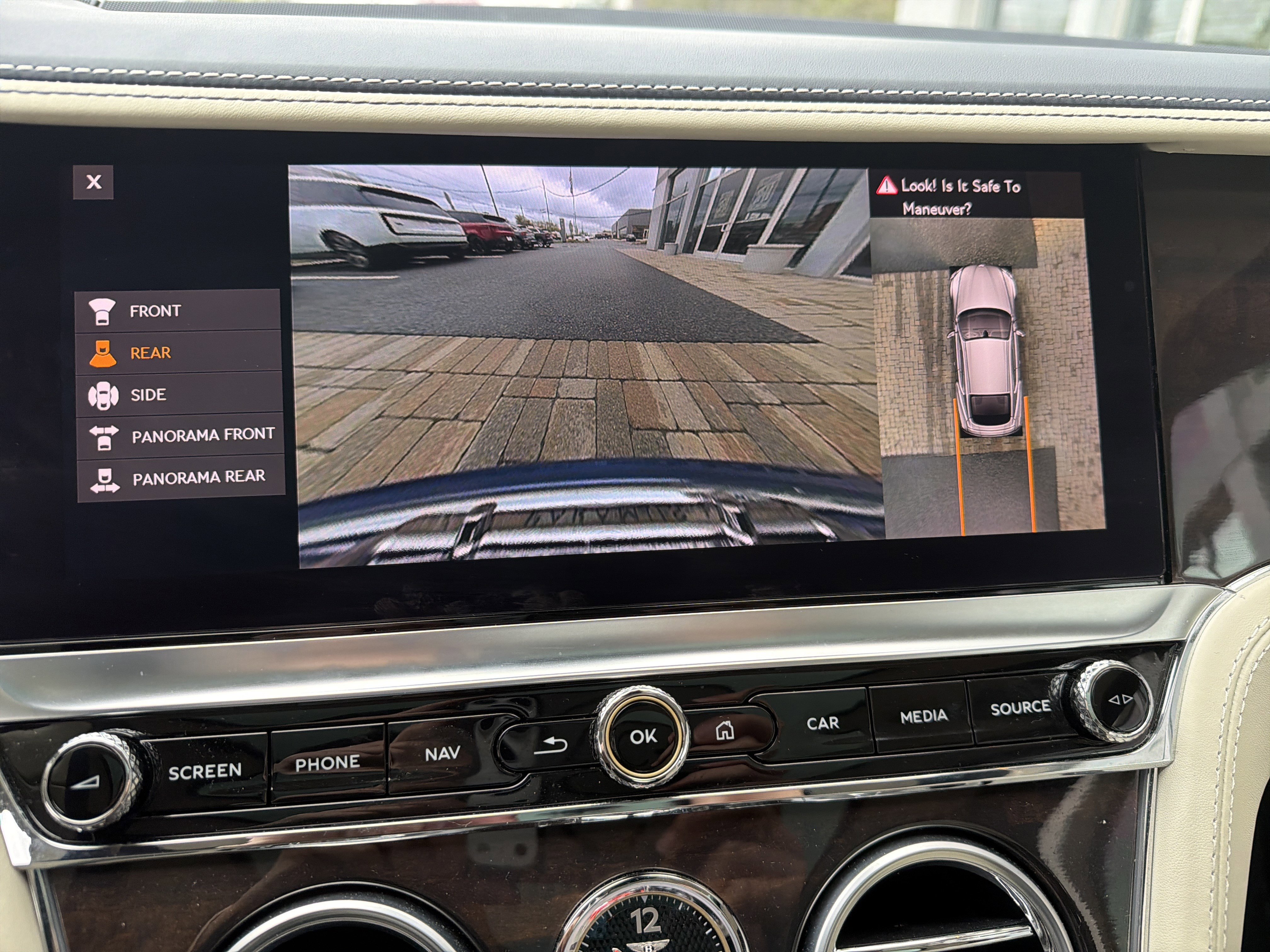 Used 2022 Bentley Continental GT image 24