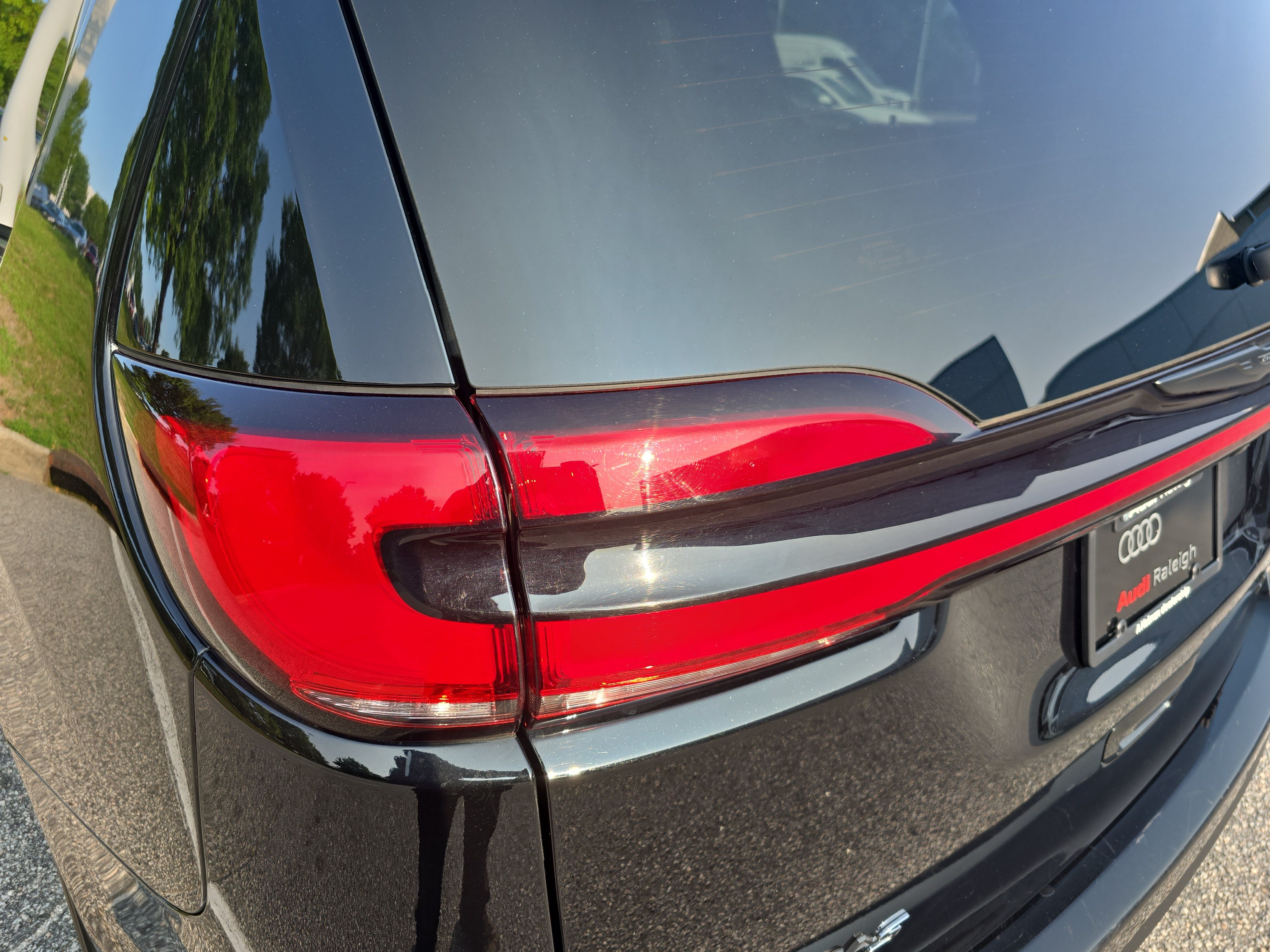 Used 2025 Chrysler Pacifica Limited FWD image 31