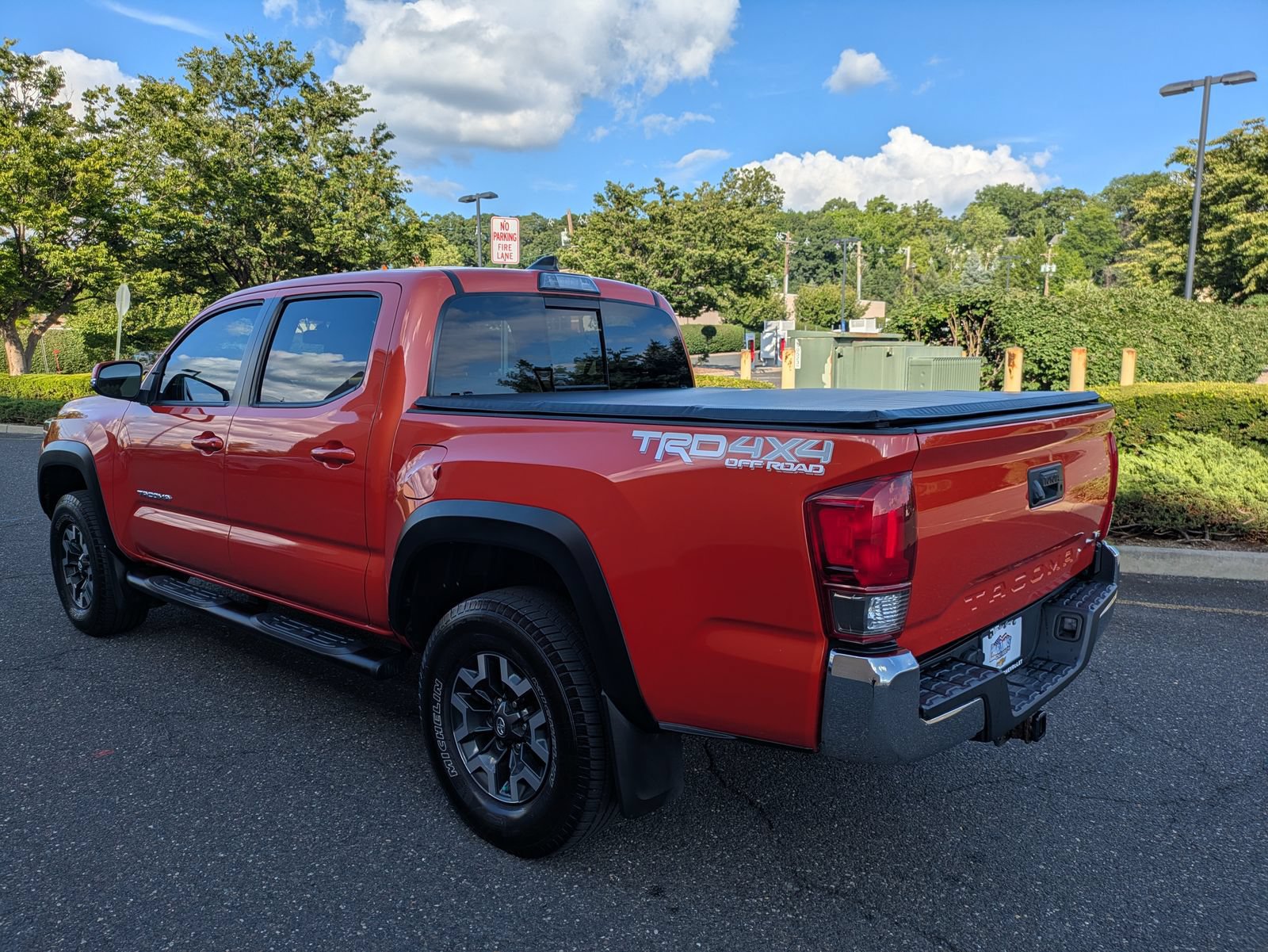 Used 2017 Toyota Tacoma TRD Off-Road w/ Tow Package (A/T) AWD/4WD image 5