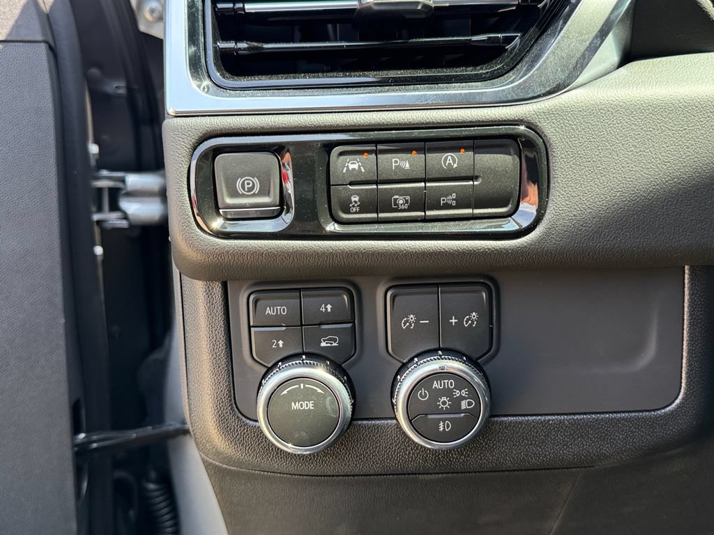 New 2026 GMC Yukon Elevation w/ LPO, Floor Liner Package AWD/4WD image 18