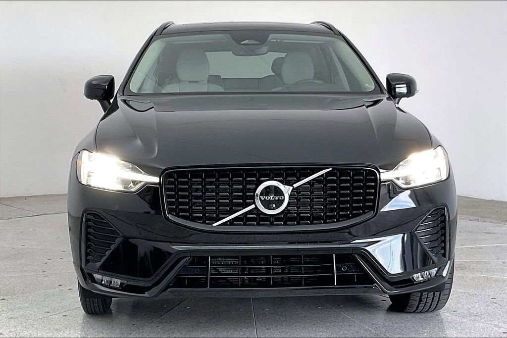 Certified 2023 Volvo XC60 B5 Plus w/ Protection Package Premier image 6