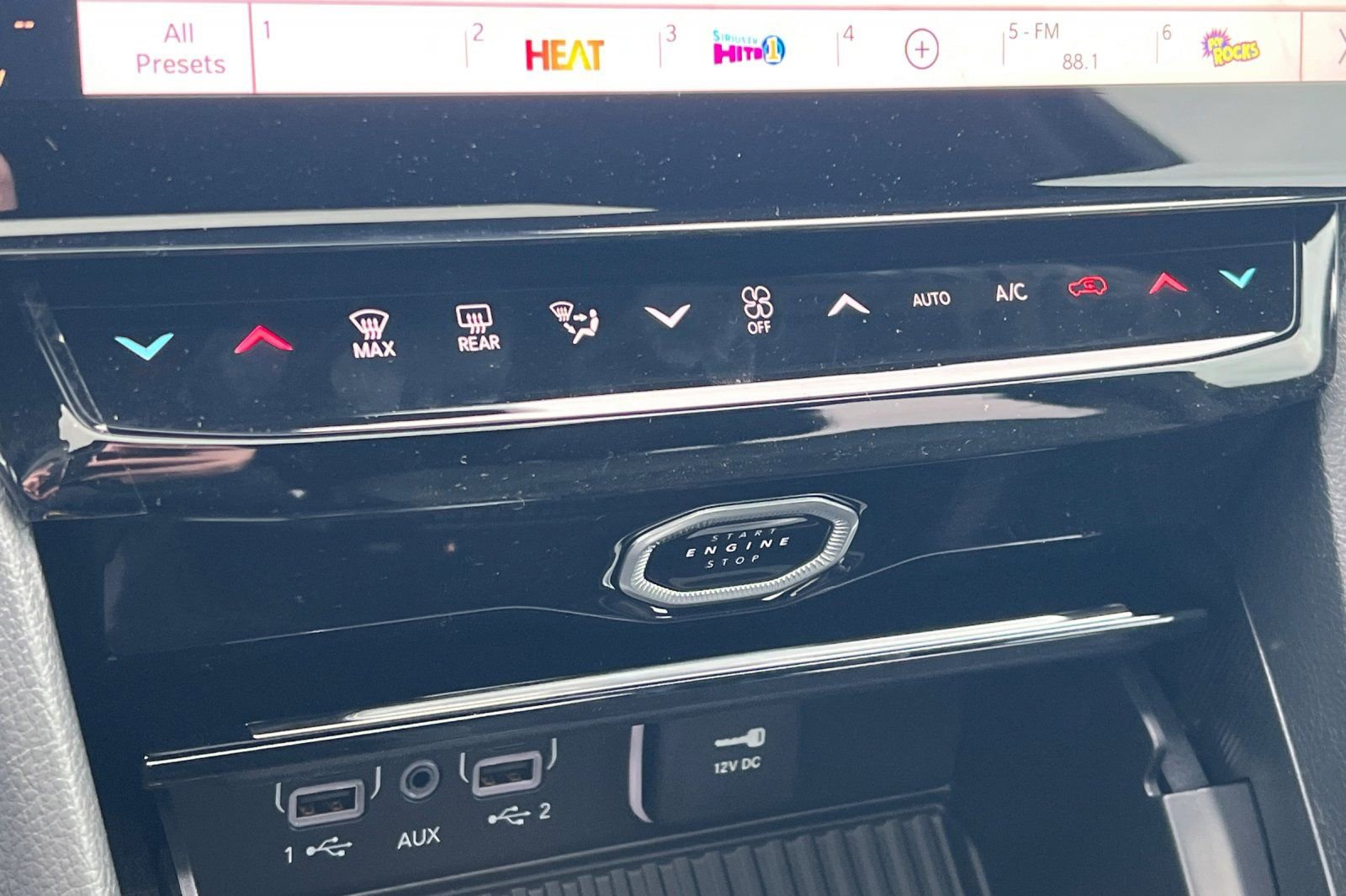New 2026 Jeep Grand Cherokee Altitude AWD/4WD image 17