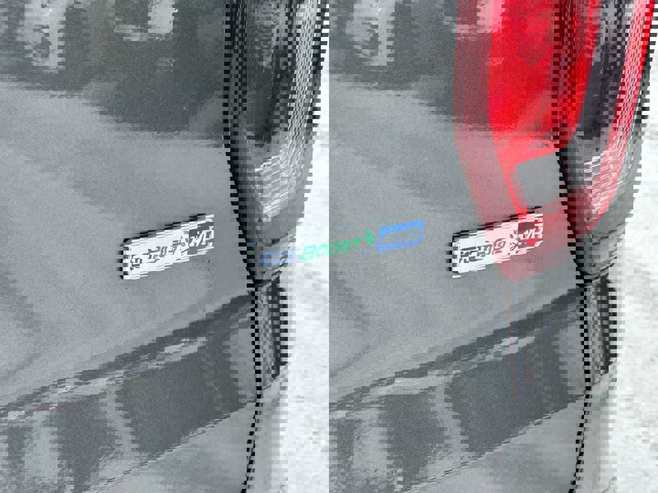 Used 2018 Ford Explorer Limited w/ Equipment Group 301A image 18