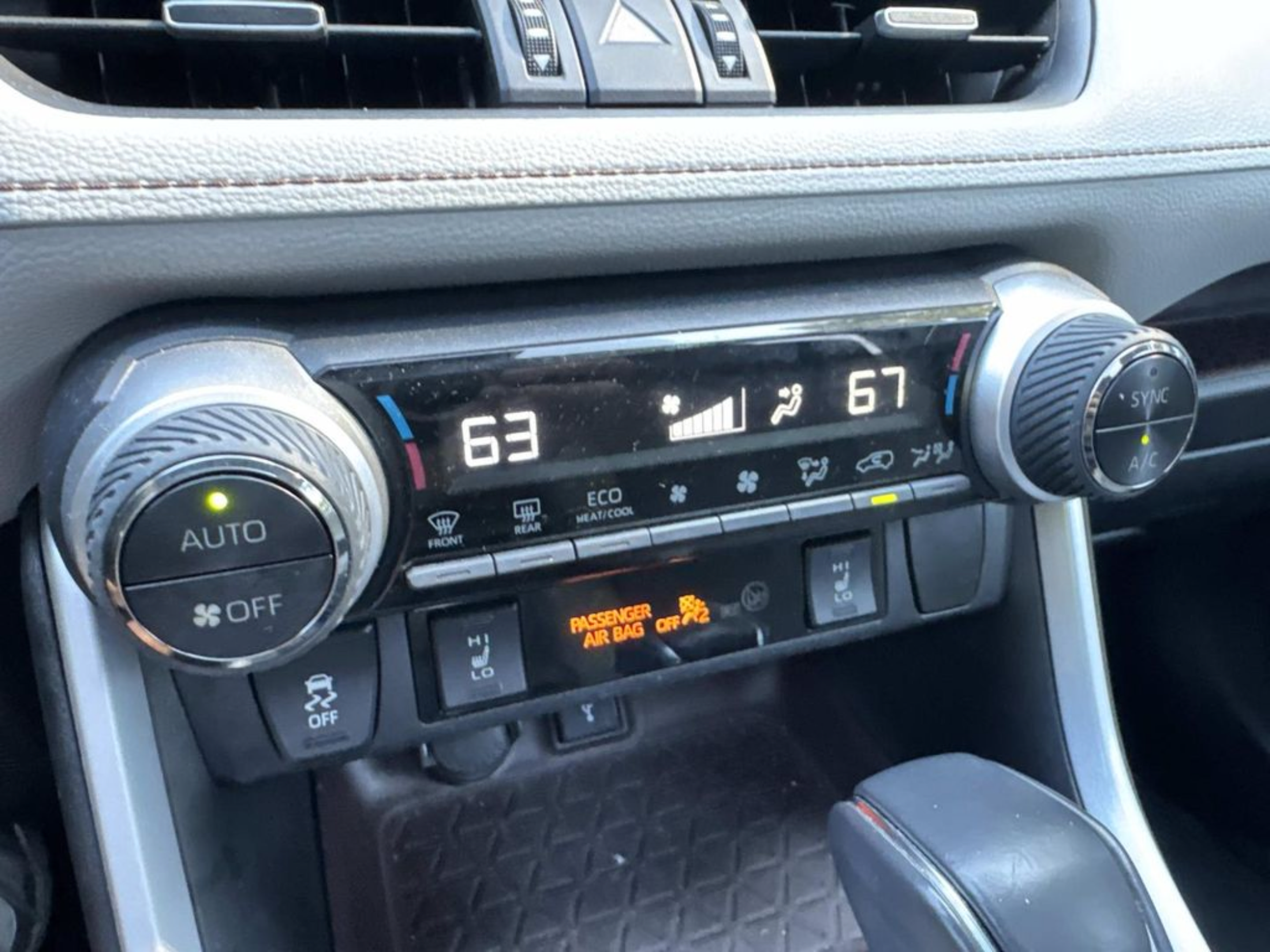 Used 2021 Toyota RAV4 Limited AWD/4WD image 22