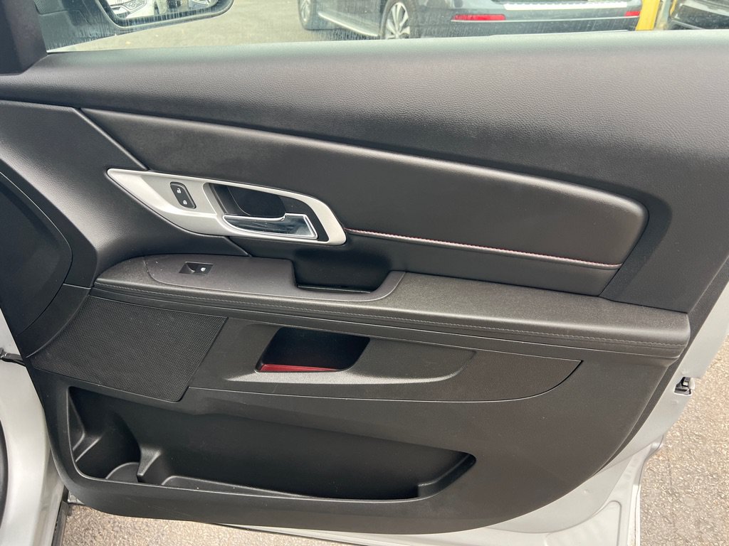 Used 2017 GMC Terrain SLE FWD image 28